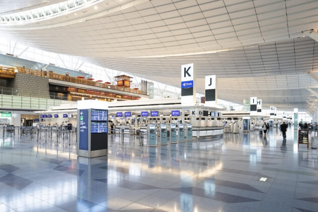 羽田空港のターミナル 写真