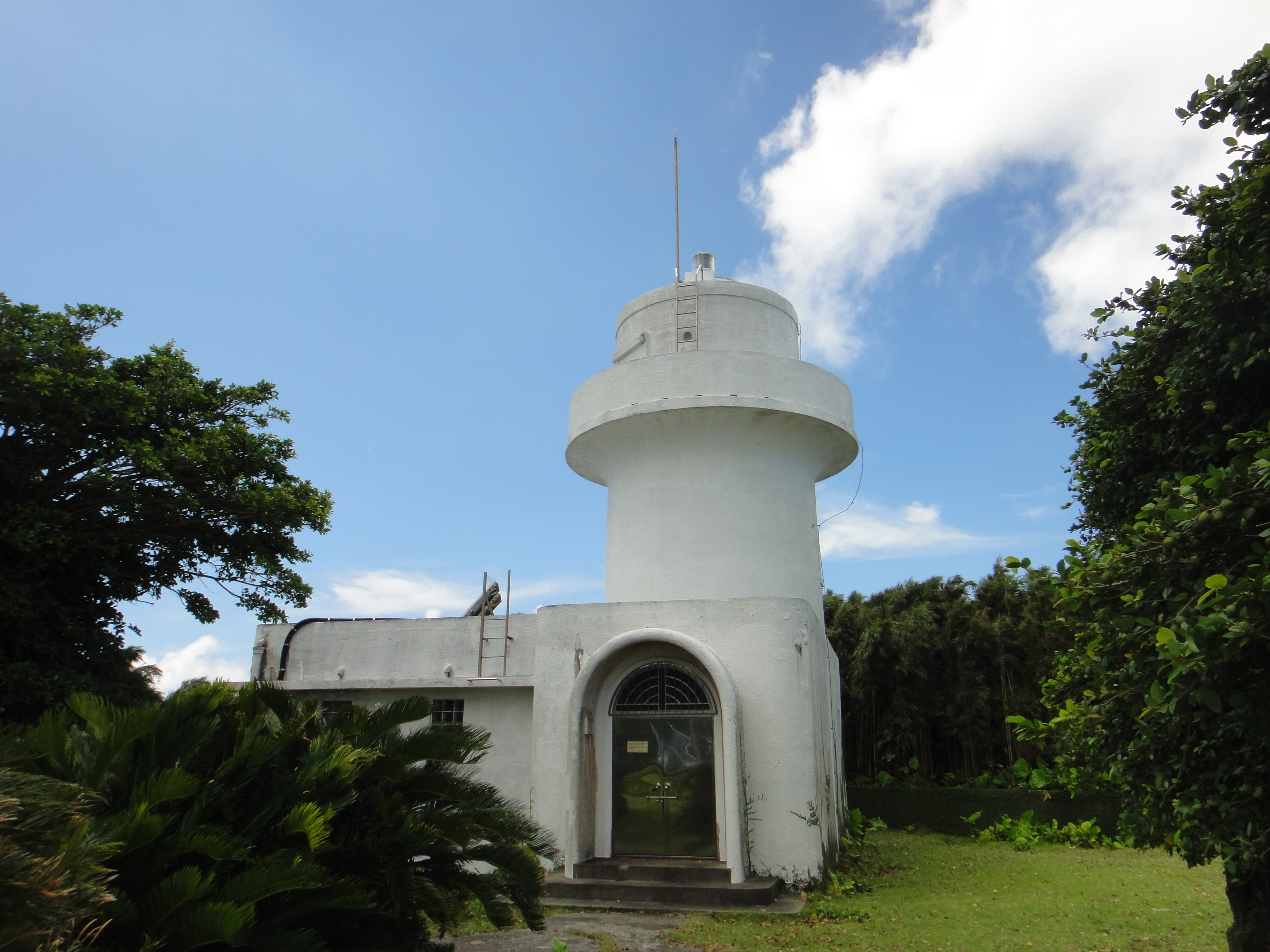 臥蛇島灯台画像