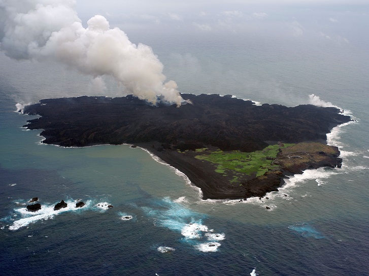 東京都小笠原村西之島の火山活動の様子15　【６月１３日撮影】