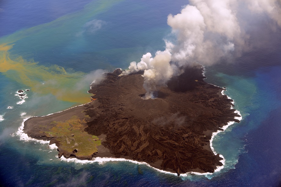 東京都小笠原村西之島の火山活動の様子16　【７月２３日撮影】