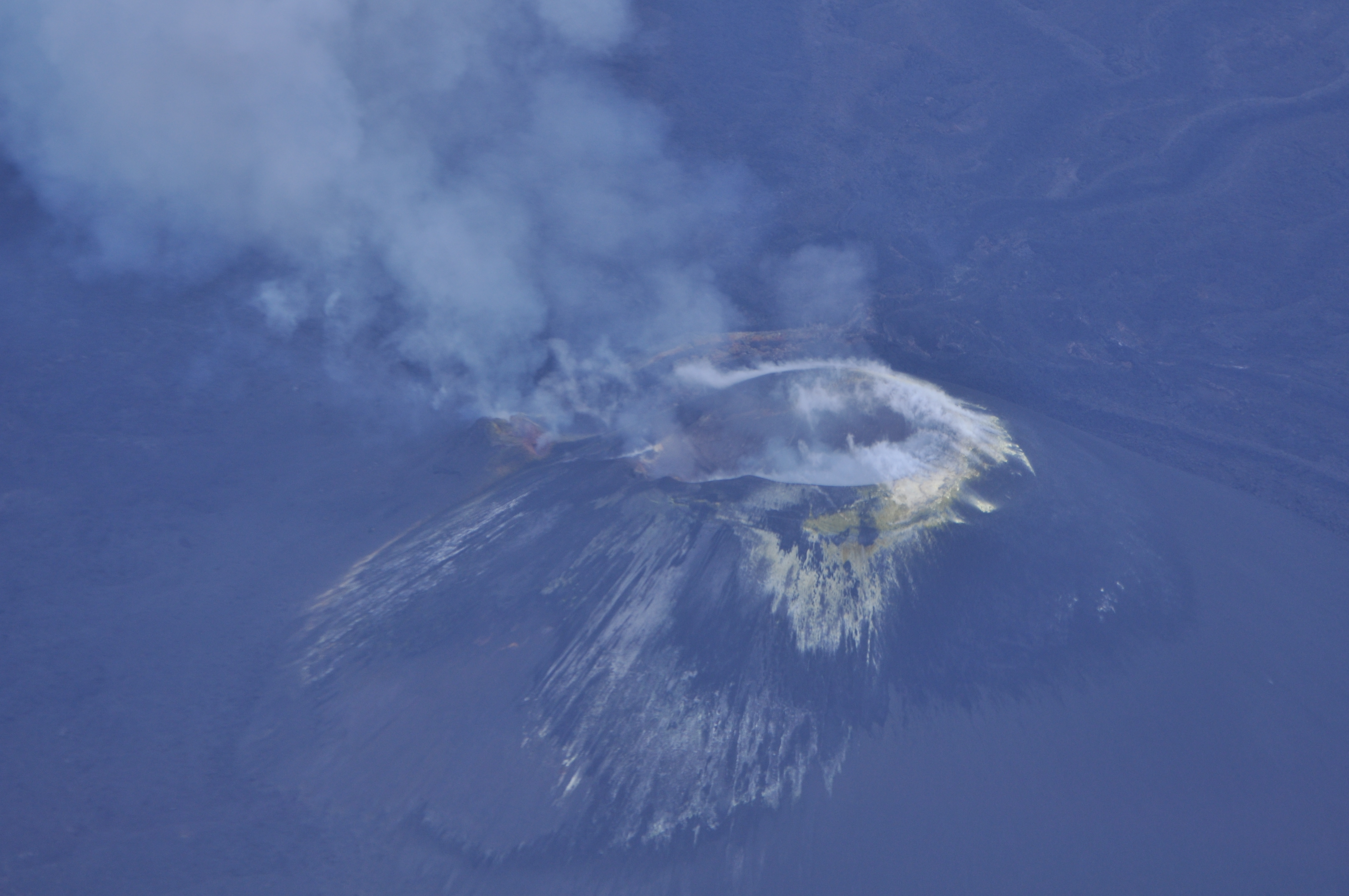 東京都小笠原村西之島の火山活動の様子27　【７月３１日撮影】