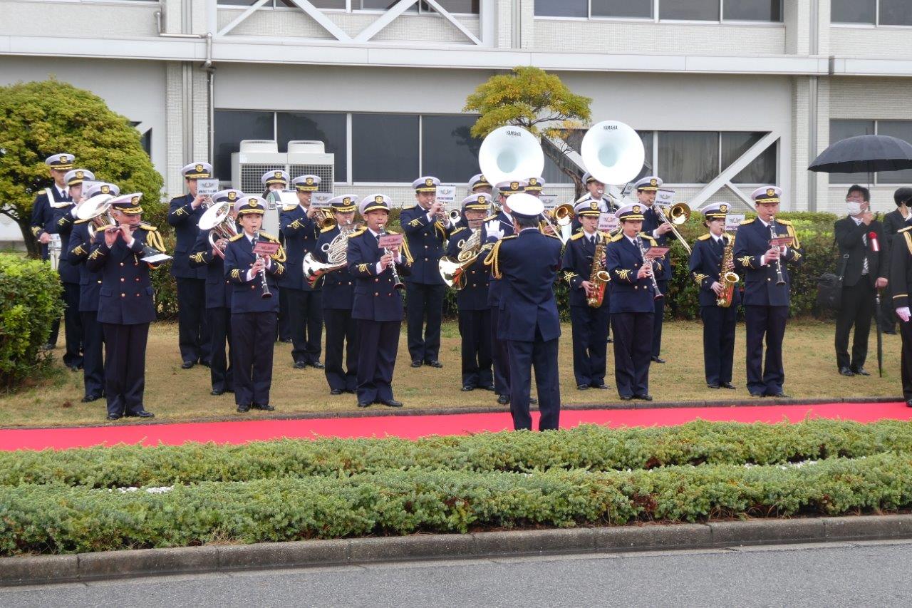 海上保安大学校での行進展示にて演奏している様子１