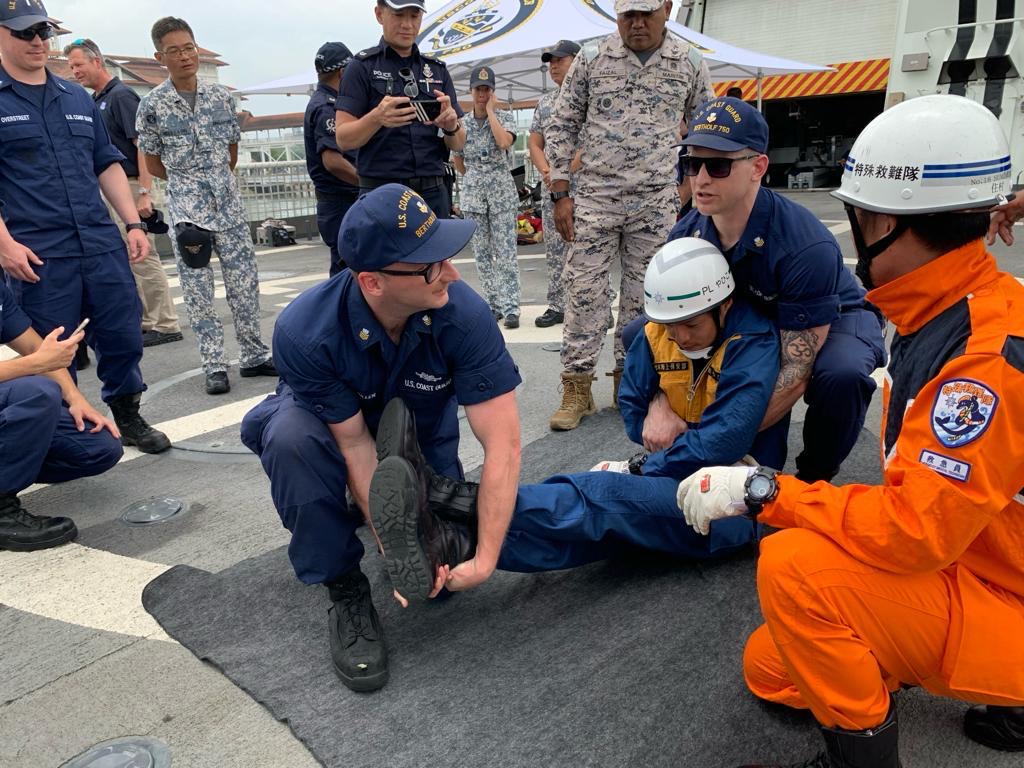 USCG巡視船での四機関合同技術交流
