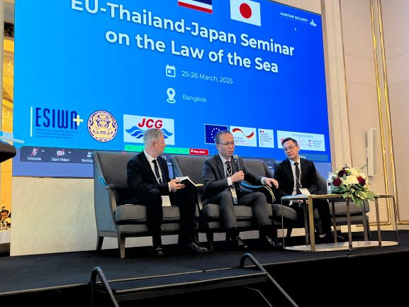 「航行の権利と沿岸国の管轄権」で講義を行う古谷教授