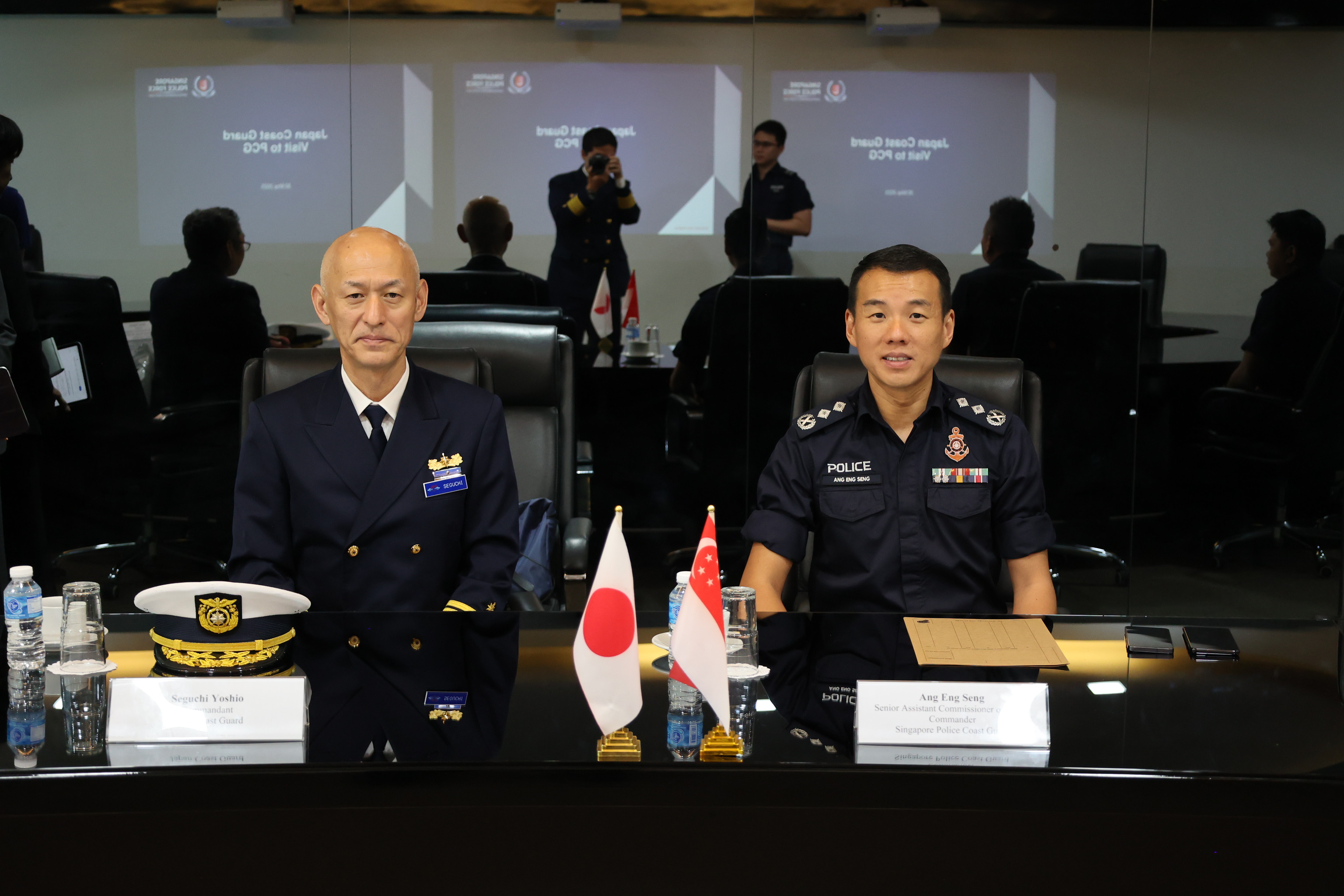 シンガポール警察沿岸警備隊との会談の様子 シンガポール警察沿岸警備隊との会談の様子